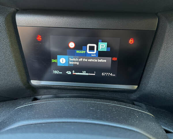 Серый Ситроен e-C4, объемом двигателя 0 л и пробегом 67 тыс. км за 14800 $, фото 13 на Automoto.ua
