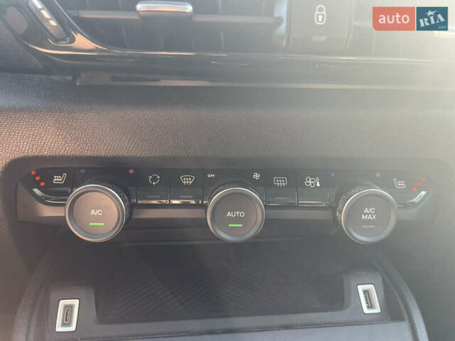 Синій Сітроен e-C4, об'ємом двигуна 0 л та пробігом 22 тис. км за 19300 $, фото 27 на Automoto.ua