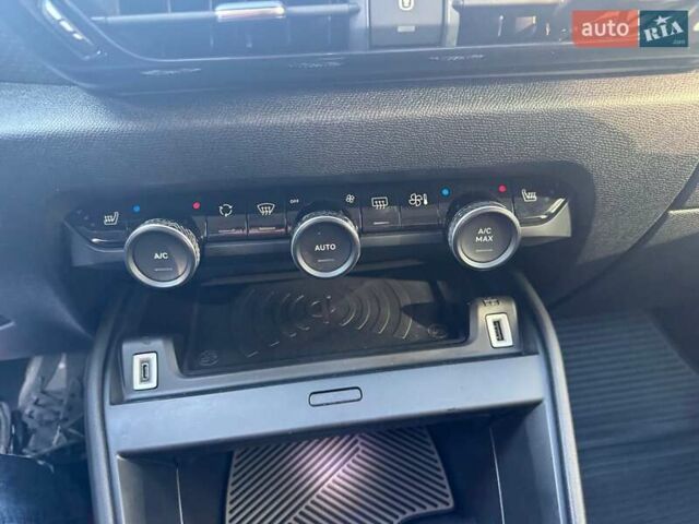 Зеленый Ситроен e-C4, объемом двигателя 0 л и пробегом 158 тыс. км за 14700 $, фото 16 на Automoto.ua