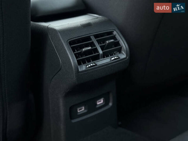 Оранжевый Ситроен e-C4, объемом двигателя 0 л и пробегом 12 тыс. км за 17800 $, фото 30 на Automoto.ua