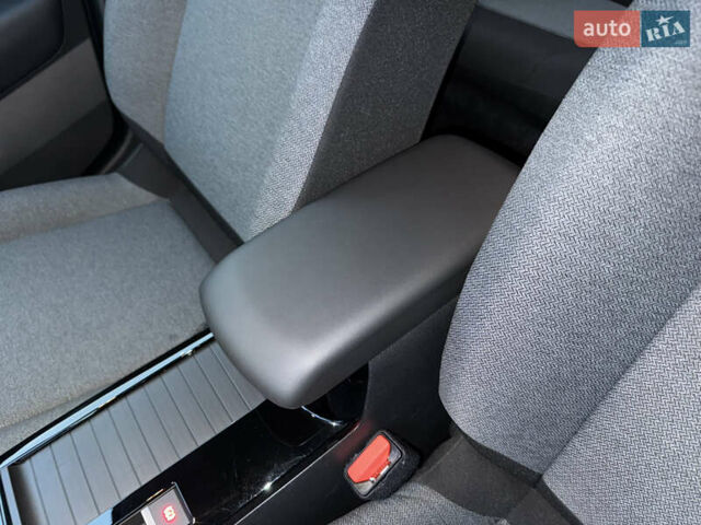 Помаранчевий Сітроен e-C4, об'ємом двигуна 0 л та пробігом 12 тис. км за 17700 $, фото 38 на Automoto.ua