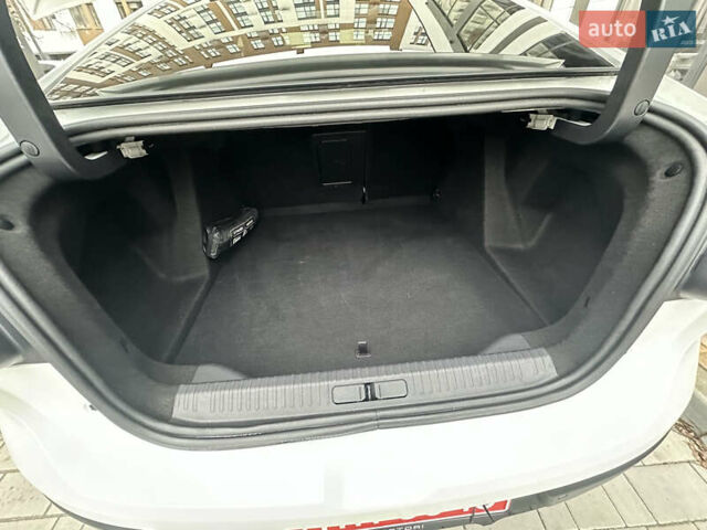 Белый Ситроен E-C4 X, объемом двигателя 0 л и пробегом 19 тыс. км за 22200 $, фото 33 на Automoto.ua