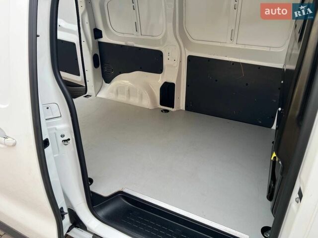 Белый Ситроен e-Jumpy, объемом двигателя 0 л и пробегом 50 тыс. км за 28500 $, фото 28 на Automoto.ua