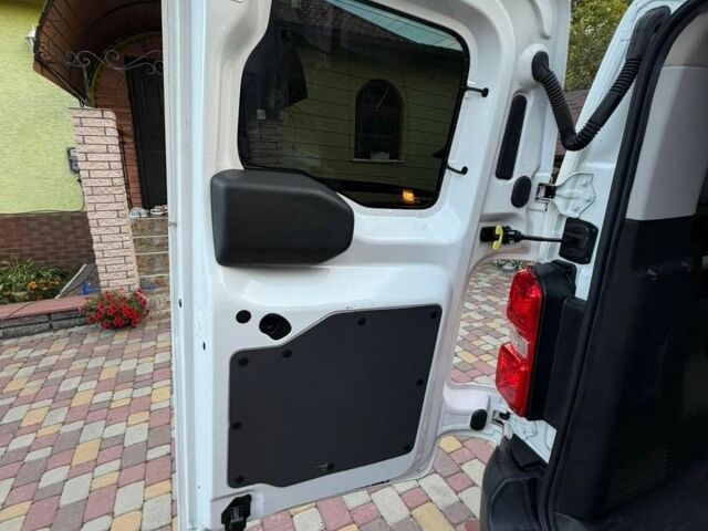 Білий Сітроен e-Jumpy, об'ємом двигуна 0 л та пробігом 180 тис. км за 23500 $, фото 22 на Automoto.ua