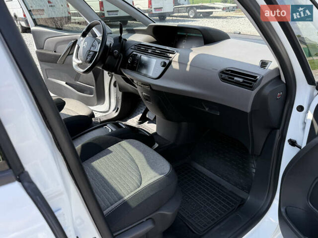 Ситроен Grand C4 SpaceToure 2019 в Дубно на Automoto.ua Белый Ситроен Grand C4 SpaceToure, объемом двигателя 2 л и пробегом 112 тыс. км за 18999 $, фото 29 на Automoto.ua