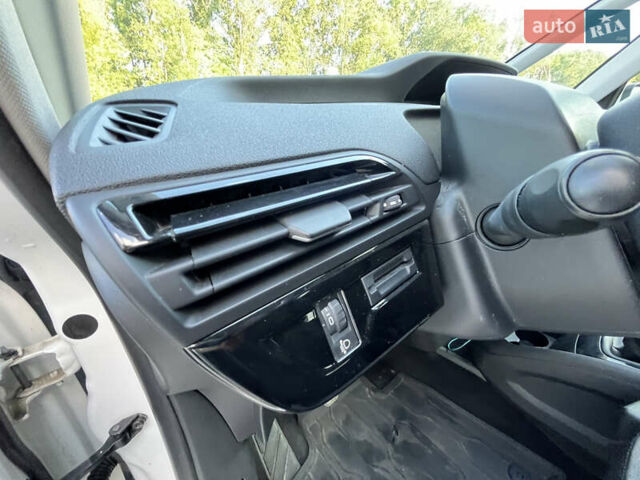 Білий Сітроен Grand C4 SpaceToure, об'ємом двигуна 1.5 л та пробігом 165 тис. км за 13500 $, фото 63 на Automoto.ua