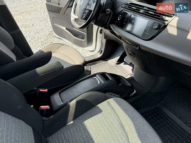 Ситроен Grand C4 SpaceToure 2019 в Дубно на Automoto.ua Белый Ситроен Grand C4 SpaceToure, объемом двигателя 2 л и пробегом 112 тыс. км за 18999 $, фото 30 на Automoto.ua