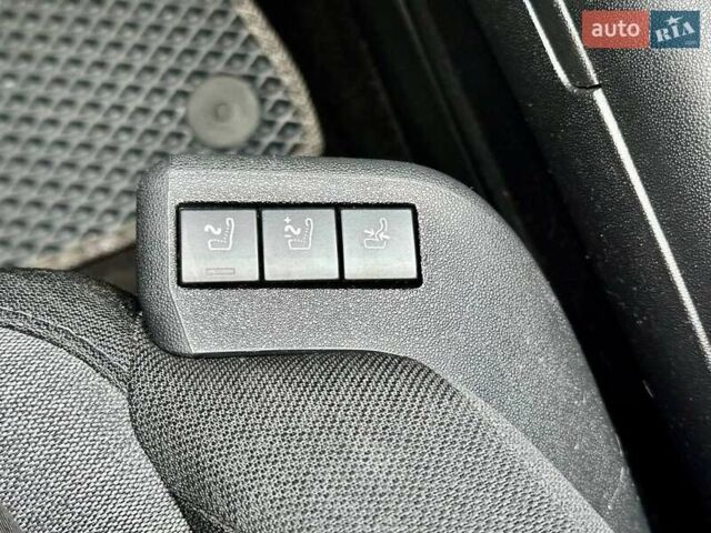 Черный Ситроен Grand C4 SpaceToure, объемом двигателя 2 л и пробегом 190 тыс. км за 15000 $, фото 12 на Automoto.ua