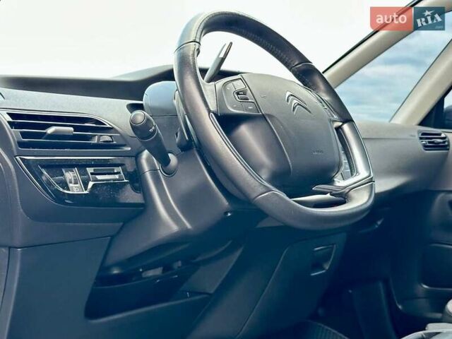Черный Ситроен Grand C4 SpaceToure, объемом двигателя 2 л и пробегом 190 тыс. км за 15000 $, фото 19 на Automoto.ua