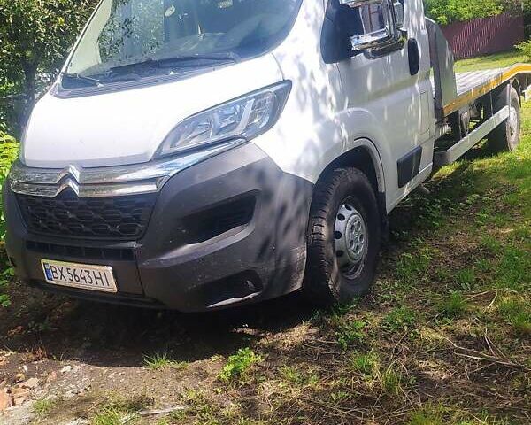 Белый Ситроен Jumper, объемом двигателя 2.2 л и пробегом 135 тыс. км за 15700 $, фото 1 на Automoto.ua