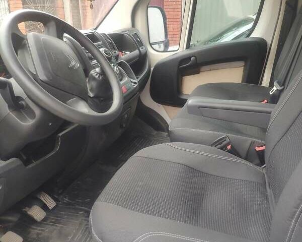 Белый Ситроен Jumper, объемом двигателя 2.2 л и пробегом 135 тыс. км за 15700 $, фото 3 на Automoto.ua