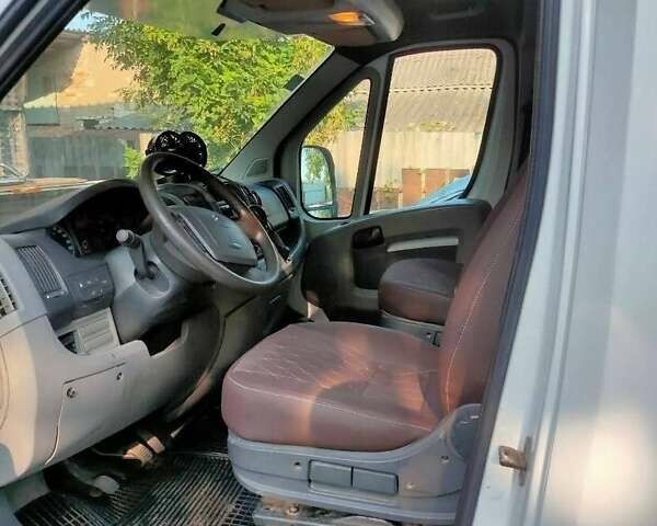 Белый Ситроен Jumper, объемом двигателя 2.2 л и пробегом 350 тыс. км за 20000 $, фото 3 на Automoto.ua