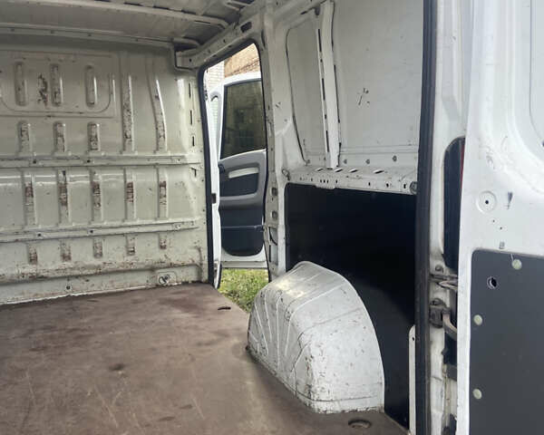 Белый Ситроен Jumper, объемом двигателя 2.2 л и пробегом 300 тыс. км за 3100 $, фото 5 на Automoto.ua