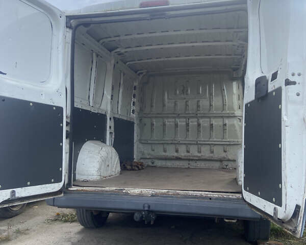 Белый Ситроен Jumper, объемом двигателя 2.2 л и пробегом 300 тыс. км за 3100 $, фото 3 на Automoto.ua