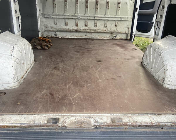 Белый Ситроен Jumper, объемом двигателя 2.2 л и пробегом 300 тыс. км за 3100 $, фото 6 на Automoto.ua