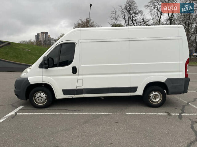 Белый Ситроен Jumper, объемом двигателя 2.2 л и пробегом 403 тыс. км за 10500 $, фото 3 на Automoto.ua