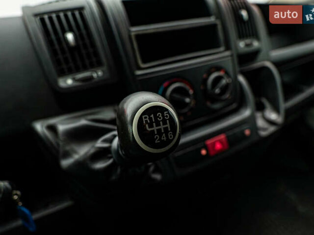 Белый Ситроен Jumper, объемом двигателя 2.2 л и пробегом 350 тыс. км за 9978 $, фото 9 на Automoto.ua