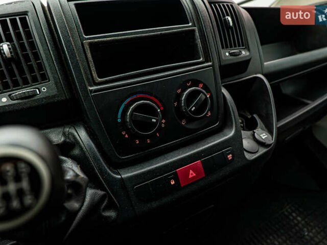 Белый Ситроен Jumper, объемом двигателя 2.2 л и пробегом 350 тыс. км за 9978 $, фото 8 на Automoto.ua