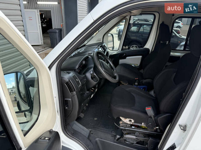 Белый Ситроен Jumper, объемом двигателя 2.8 л и пробегом 586 тыс. км за 16000 $, фото 4 на Automoto.ua