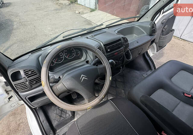 Белый Ситроен Jumper, объемом двигателя 2.2 л и пробегом 400 тыс. км за 3800 $, фото 8 на Automoto.ua