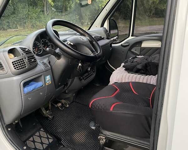 Белый Ситроен Jumper, объемом двигателя 2.18 л и пробегом 300 тыс. км за 3500 $, фото 2 на Automoto.ua