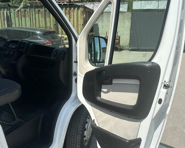 Белый Ситроен Jumper, объемом двигателя 2.2 л и пробегом 126 тыс. км за 13900 $, фото 14 на Automoto.ua