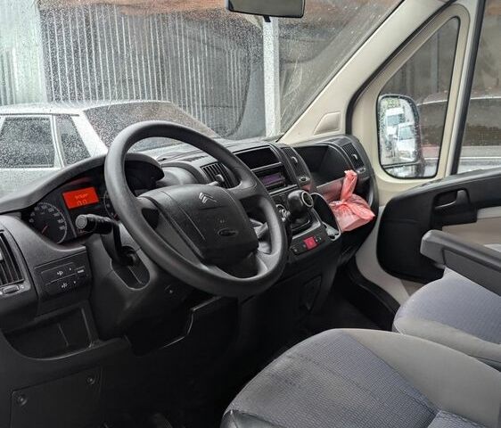 Белый Ситроен Jumper, объемом двигателя 2.2 л и пробегом 500 тыс. км за 12200 $, фото 3 на Automoto.ua