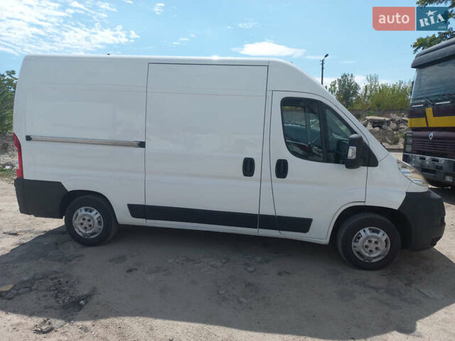 Белый Ситроен Jumper, объемом двигателя 2.2 л и пробегом 304 тыс. км за 12500 $, фото 3 на Automoto.ua