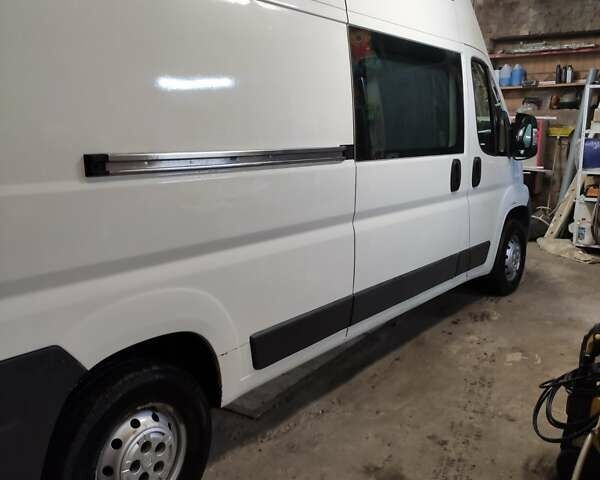 Белый Ситроен Jumper, объемом двигателя 2.2 л и пробегом 463 тыс. км за 12000 $, фото 9 на Automoto.ua