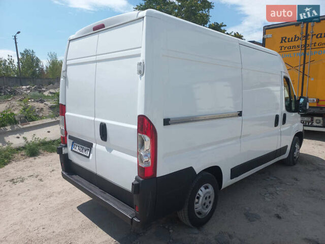 Белый Ситроен Jumper, объемом двигателя 2.2 л и пробегом 304 тыс. км за 12500 $, фото 4 на Automoto.ua