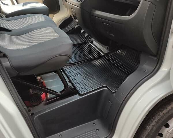 Белый Ситроен Jumper, объемом двигателя 2.2 л и пробегом 463 тыс. км за 12000 $, фото 26 на Automoto.ua