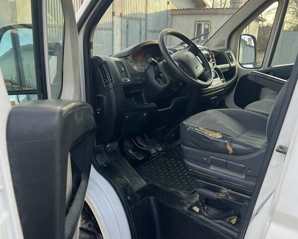Белый Ситроен Jumper, объемом двигателя 2.2 л и пробегом 420 тыс. км за 8300 $, фото 4 на Automoto.ua