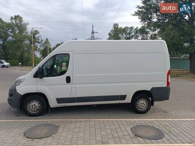 Белый Ситроен Jumper, объемом двигателя 2.2 л и пробегом 273 тыс. км за 12999 $, фото 2 на Automoto.ua