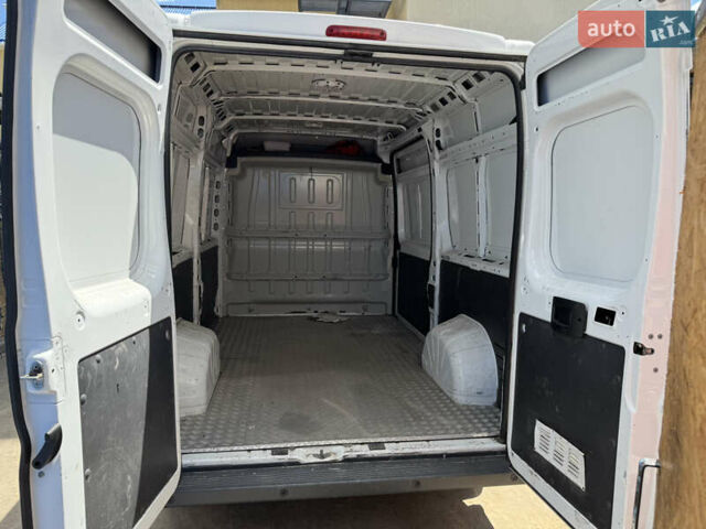 Белый Ситроен Jumper, объемом двигателя 2.2 л и пробегом 288 тыс. км за 13700 $, фото 12 на Automoto.ua