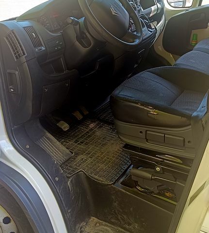 Белый Ситроен Jumper, объемом двигателя 2.2 л и пробегом 454 тыс. км за 11500 $, фото 6 на Automoto.ua