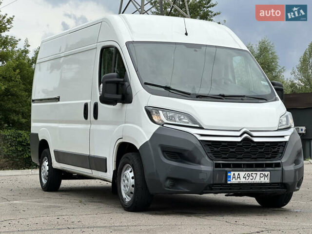 Белый Ситроен Jumper, объемом двигателя 2.2 л и пробегом 185 тыс. км за 14000 $, фото 1 на Automoto.ua