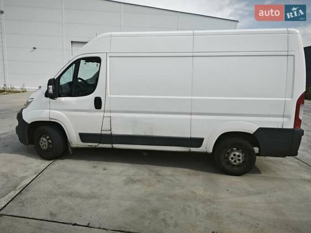 Белый Ситроен Jumper, объемом двигателя 2.2 л и пробегом 467 тыс. км за 11000 $, фото 4 на Automoto.ua