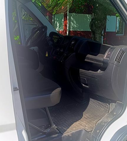 Белый Ситроен Jumper, объемом двигателя 2.2 л и пробегом 454 тыс. км за 11500 $, фото 5 на Automoto.ua