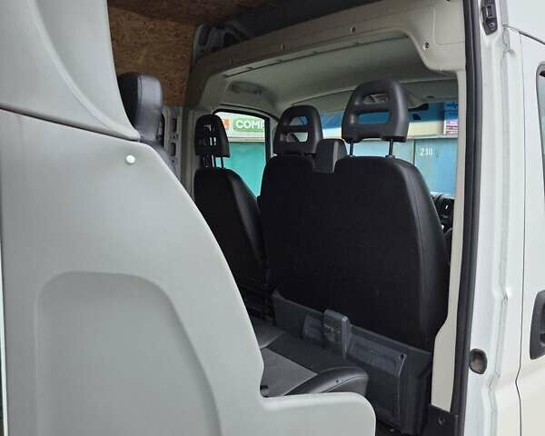 Белый Ситроен Jumper, объемом двигателя 2.2 л и пробегом 96 тыс. км за 18000 $, фото 3 на Automoto.ua