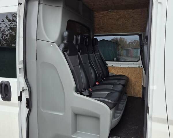 Белый Ситроен Jumper, объемом двигателя 2.2 л и пробегом 96 тыс. км за 18000 $, фото 2 на Automoto.ua