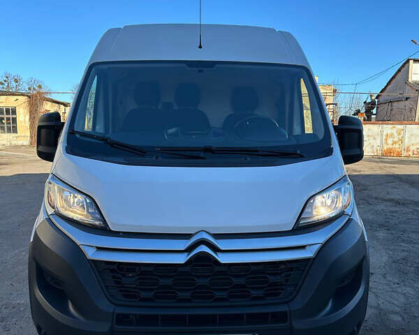 Белый Ситроен Jumper, объемом двигателя 2.2 л и пробегом 150 тыс. км за 17200 $, фото 1 на Automoto.ua