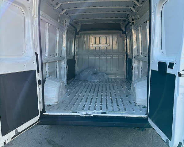 Белый Ситроен Jumper, объемом двигателя 2.2 л и пробегом 150 тыс. км за 17200 $, фото 8 на Automoto.ua