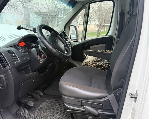 Белый Ситроен Jumper, объемом двигателя 2.2 л и пробегом 307 тыс. км за 9500 $, фото 5 на Automoto.ua