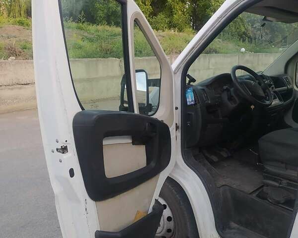Белый Ситроен Jumper, объемом двигателя 2.2 л и пробегом 387 тыс. км за 12500 $, фото 8 на Automoto.ua