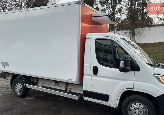 Белый Ситроен Jumper, объемом двигателя 2.2 л и пробегом 299 тыс. км за 12500 $, фото 3 на Automoto.ua