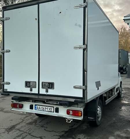 Белый Ситроен Jumper, объемом двигателя 2.2 л и пробегом 299 тыс. км за 12500 $, фото 4 на Automoto.ua