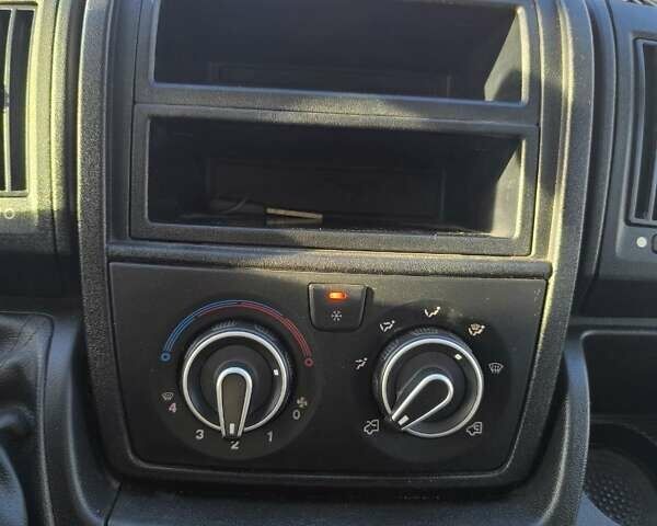 Білий Сітроен Jumper, об'ємом двигуна 2.2 л та пробігом 318 тис. км за 12700 $, фото 6 на Automoto.ua