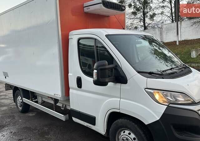 Белый Ситроен Jumper, объемом двигателя 2.2 л и пробегом 299 тыс. км за 12500 $, фото 2 на Automoto.ua