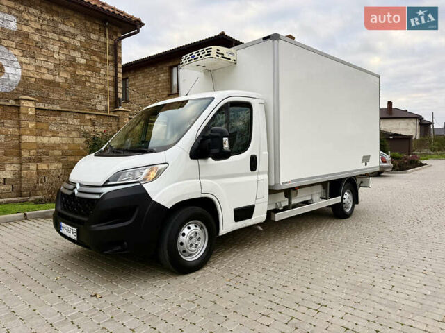 Белый Ситроен Jumper, объемом двигателя 2.2 л и пробегом 330 тыс. км за 15300 $, фото 1 на Automoto.ua