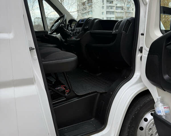 Белый Ситроен Jumper, объемом двигателя 2.2 л и пробегом 330 тыс. км за 15300 $, фото 31 на Automoto.ua